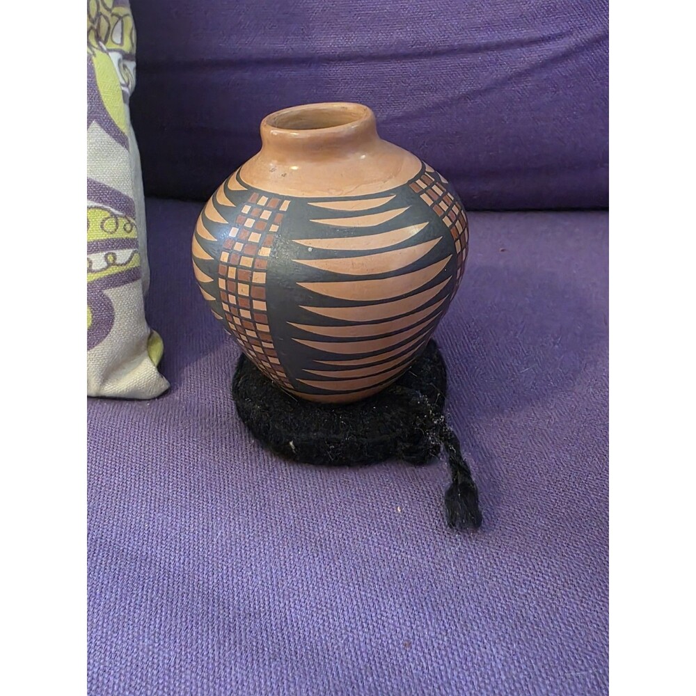 Mata Ortiz Mexico Pottery By Tomasa Mora ca. 1960 - 1970s  3" H x 3" D- Signed
